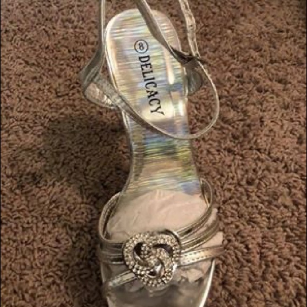 Delicacy Heels - Picture 2 of 3